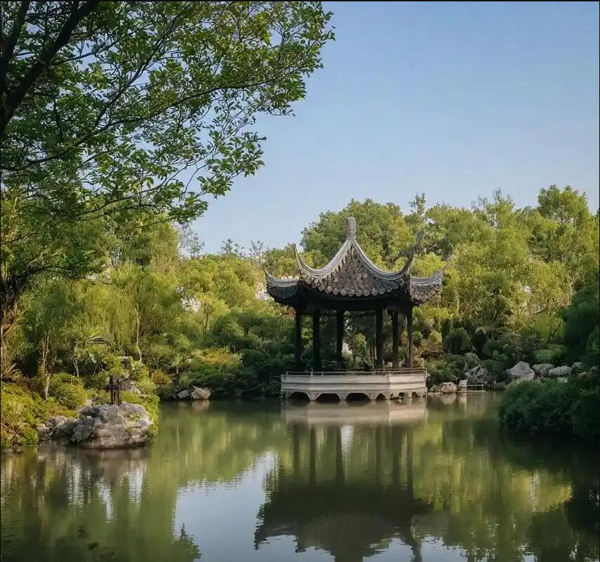 伊春新青迷失餐饮有限公司